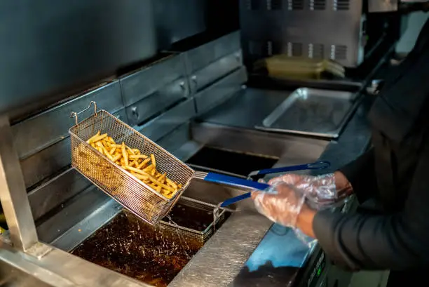 Looking for a trusted fryer manufacturer? This guide reveals the key traits of a reliable supplier—like certifications, quality control, and OEM support—featuring industry insights from Marchef, a top commercial kitchen equipment brand in China.