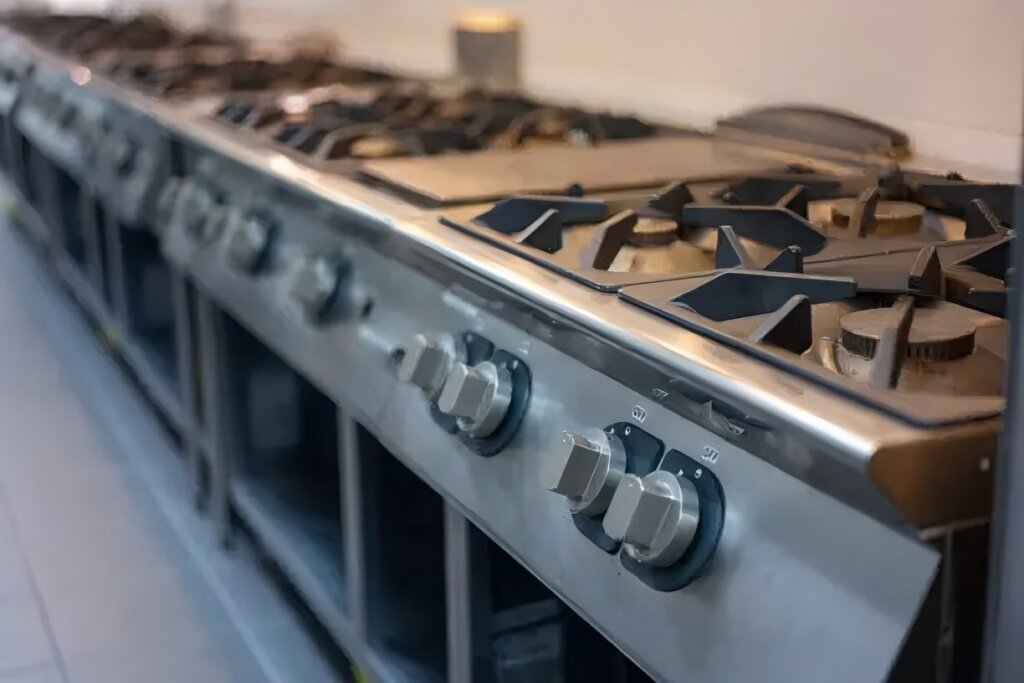 How to Clean and Maintain Restaurant Stainless Steel Gas Stovetop